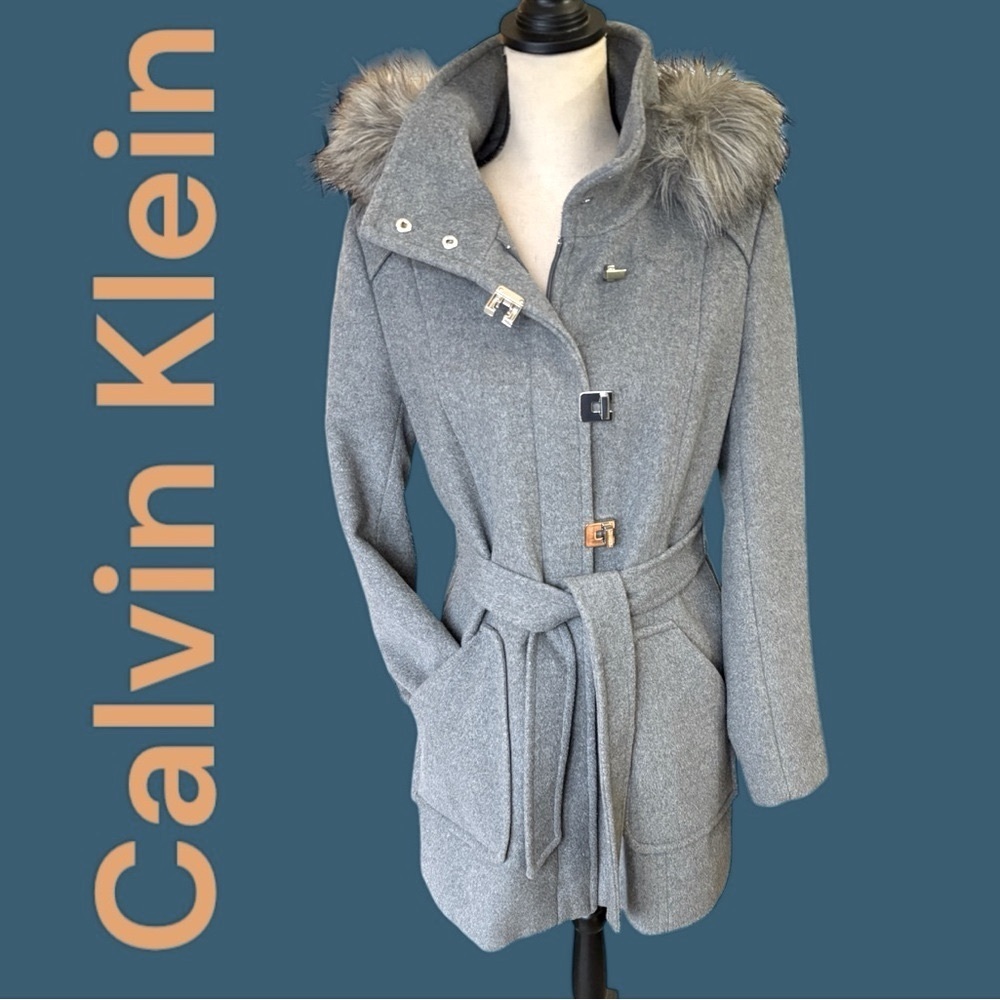 Calvin Klein-women’s 6, belted, wool blend, detachable faux fur hood. Like new!!